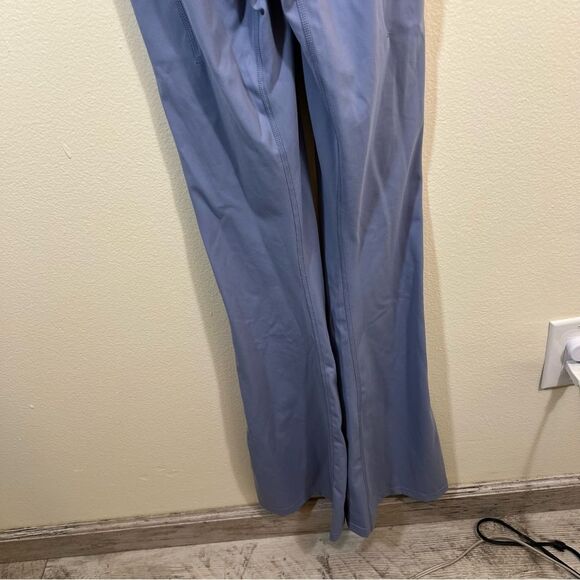 ✨ Blogilates Women's Peekaboo Onesie Flare Active Jumpsuit ~ Troposhere XS NWT - Picture 4 of 12